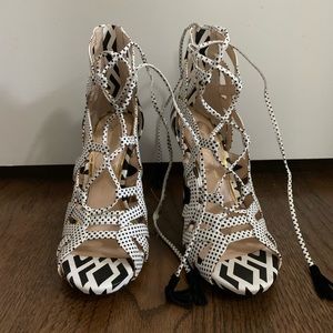 Jessica Simpson black and white heels